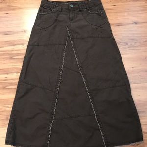 Long brown denim Maurice’s skirt size 7/8.